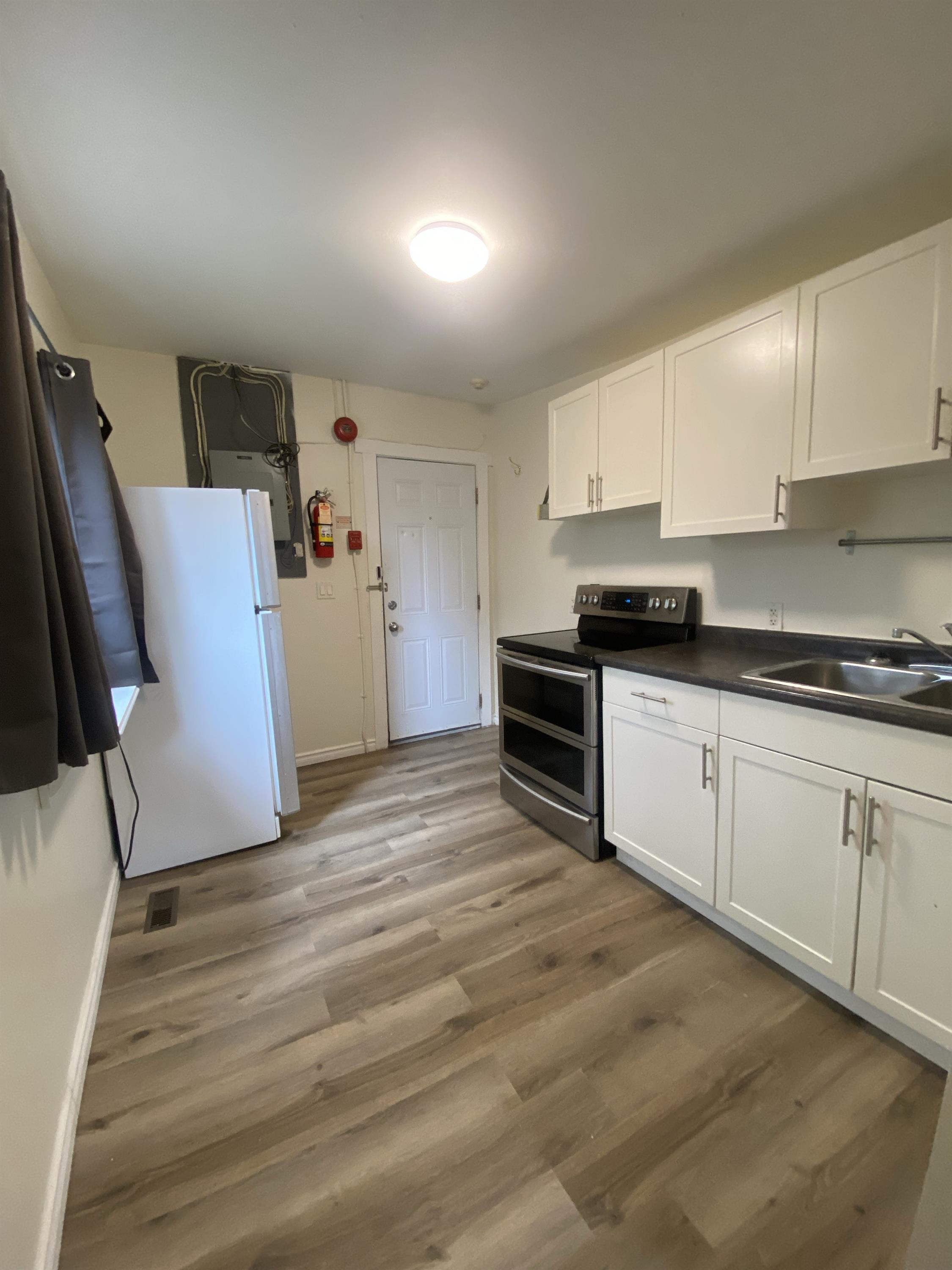 3-285 Notre Dame St