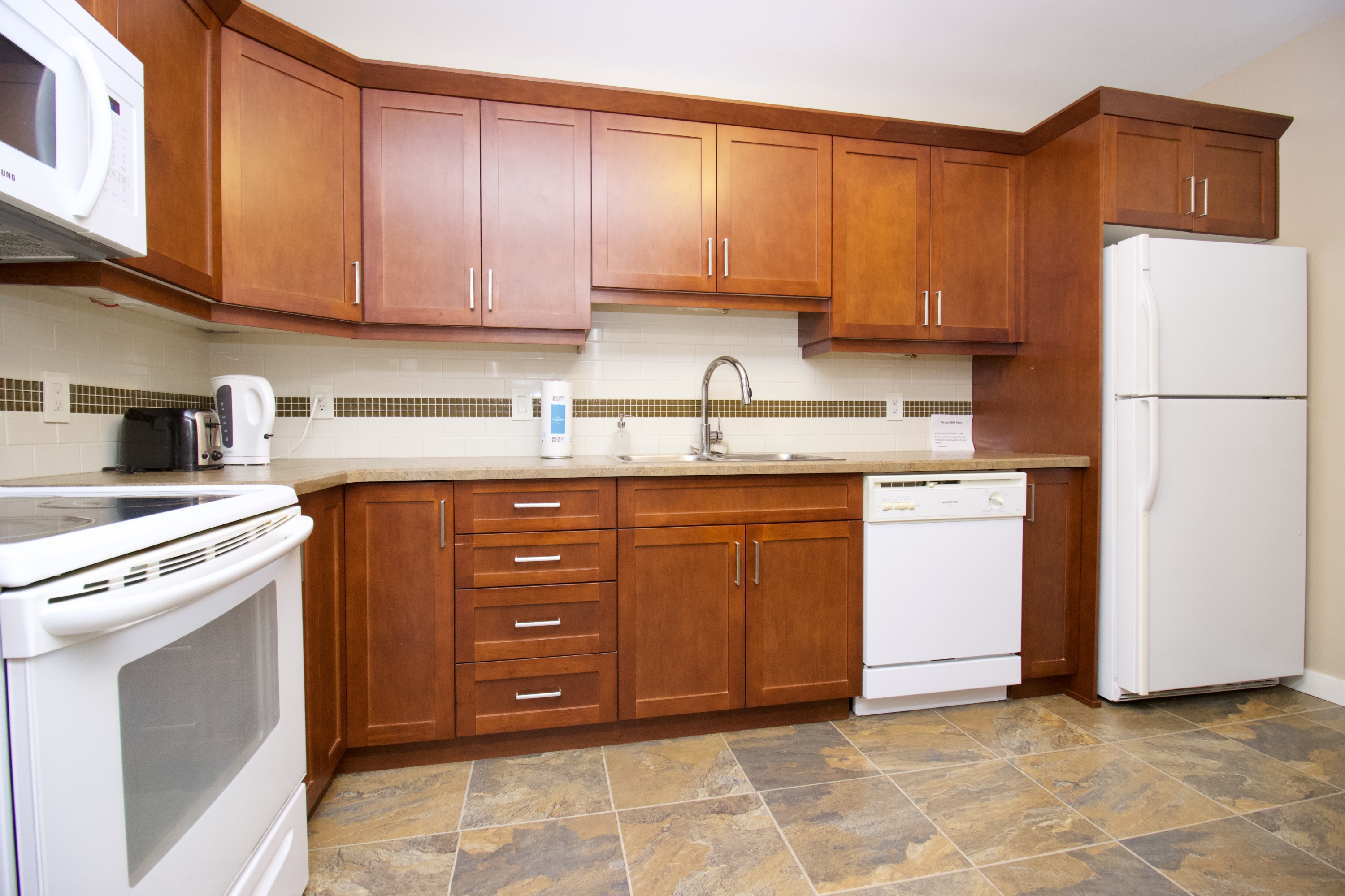 64-66 Morley Avenue - 64 (Main floor)