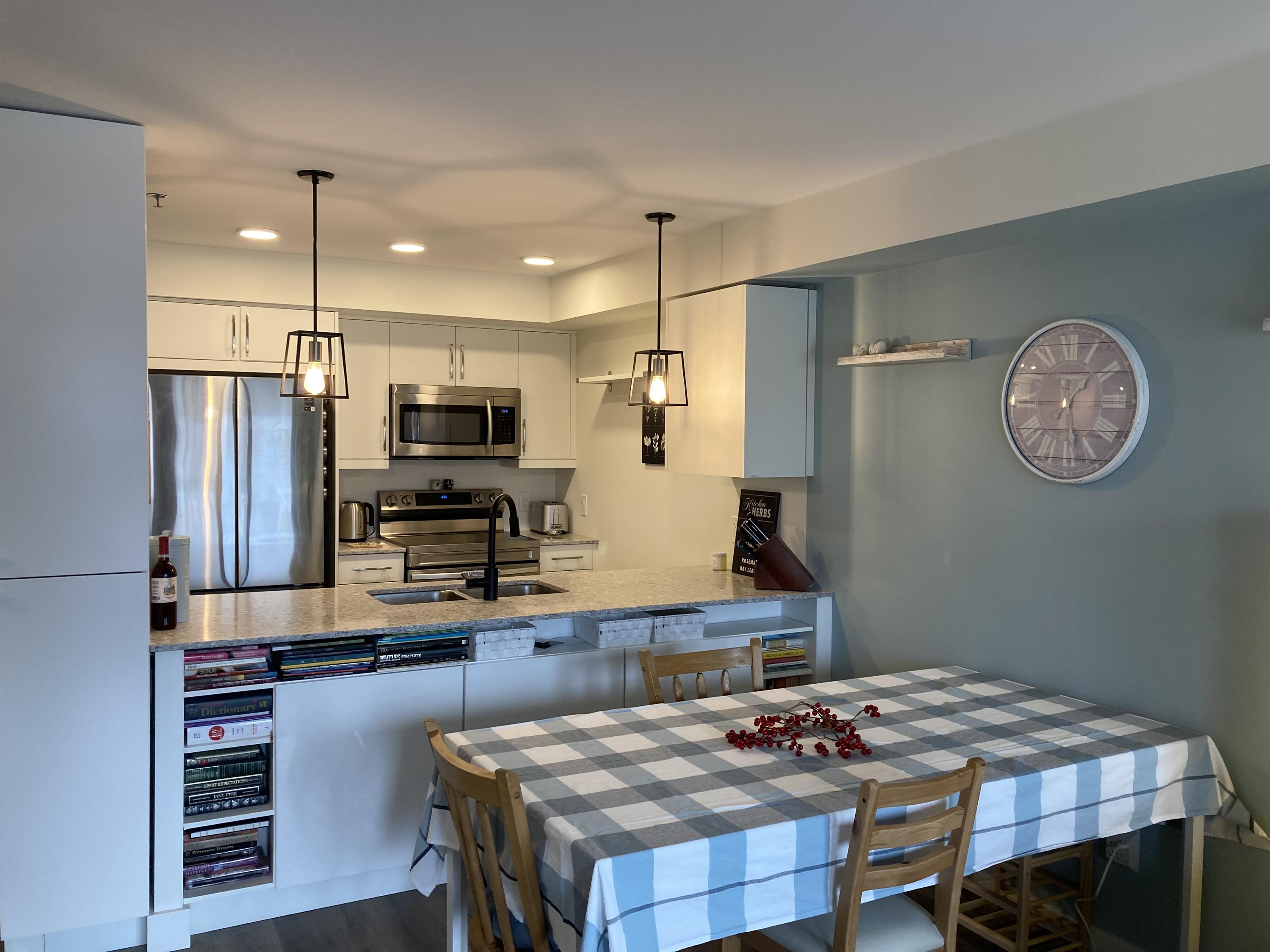 219-545 Dale Boulevard - 1