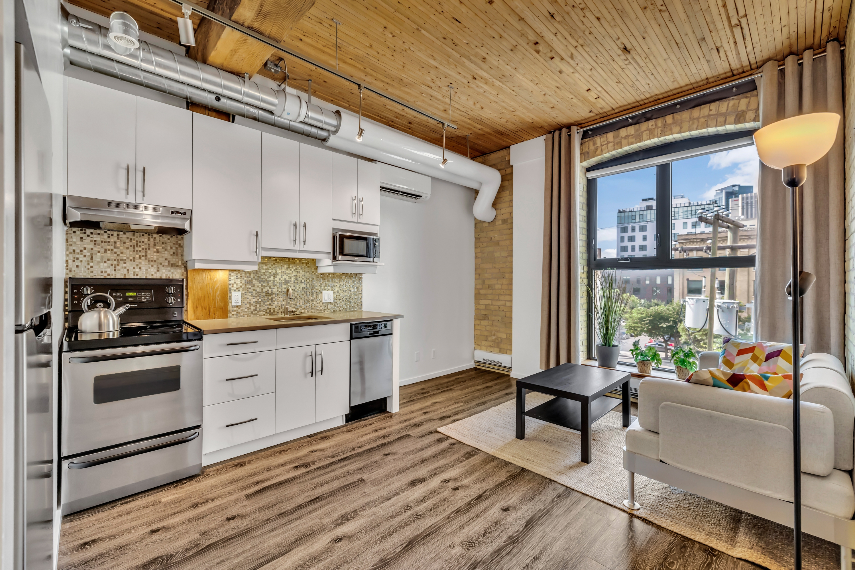 312-132 James Avenue
